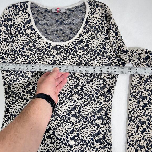 Urvana Blouse White Floral Embroidery Over Black Lace Scalloped Hem Cuffs - Picture 4 of 10